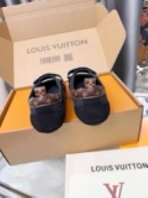 wholesale quality women louis vuitton shoes model no. 554